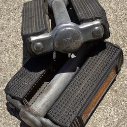 Vintage 1960’S Union Bicycle Pedals 1/2" Small Diamond Amber Reflector Schwinn 