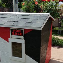 DOG HOUSES 