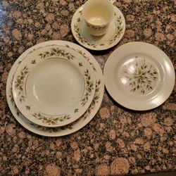 Christmas Set For 20 OH Each