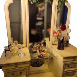 Antique Furniture Set