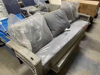 NO CHAIN Outdoor Wicker Patio Sofa with Cushions