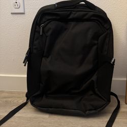 Dell EcoLoop Pro Backpack - CP5723 - Fits upto 15.6-inch, Mesh Pocket, Nylex Lining Material - Black