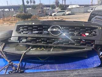 2025 -2026 NISSAN FRONTIER FRONT GRILL