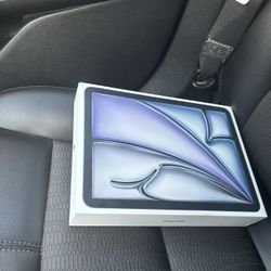 New Unboxed iPad Air M4