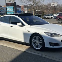 2016 Tesla Model S 90D – Clean Title