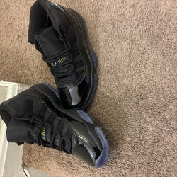 Jordan 11  size 7 woman , kids