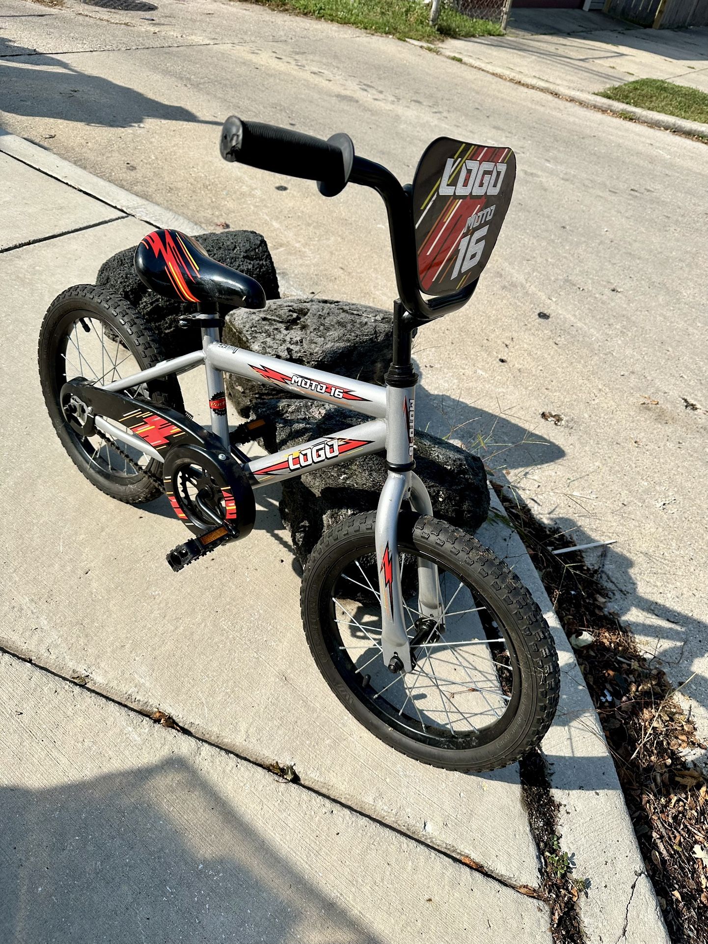Boys, Moto 16 Bike, 16 Inch $25