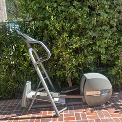 Precor efx 5.17 Elliptical Trainer 