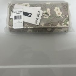 New Nine West Zuri SLG Peony Floral Wallet Clutch