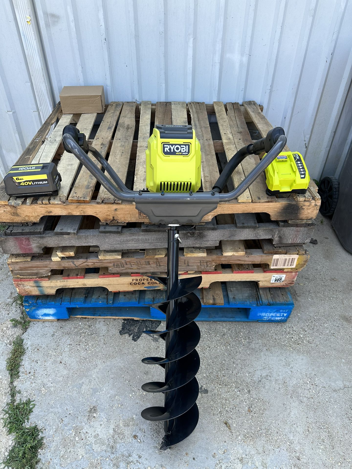RYOBI 40V HP Brushless Cordless Earth Auger with 8 in. Bit with 6.0 Ah Battery + Charger New $350