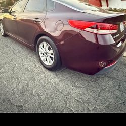 2018 KIA Optima