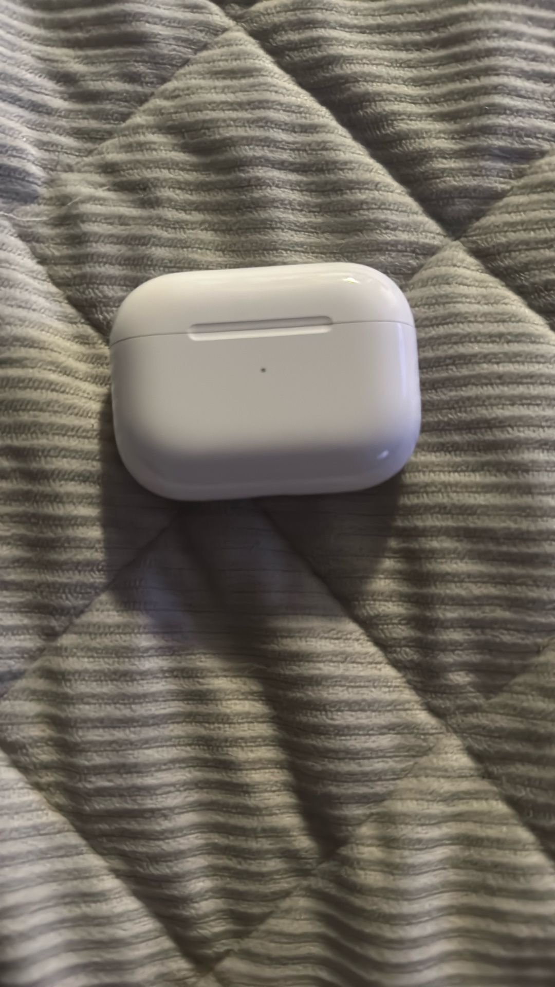 AirPods Pro Lighting Charge Port 