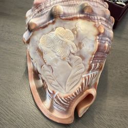 Vintage Italian Hand Carved Sea Shell Greek Maiden Cameo With Floral Decor 1970s