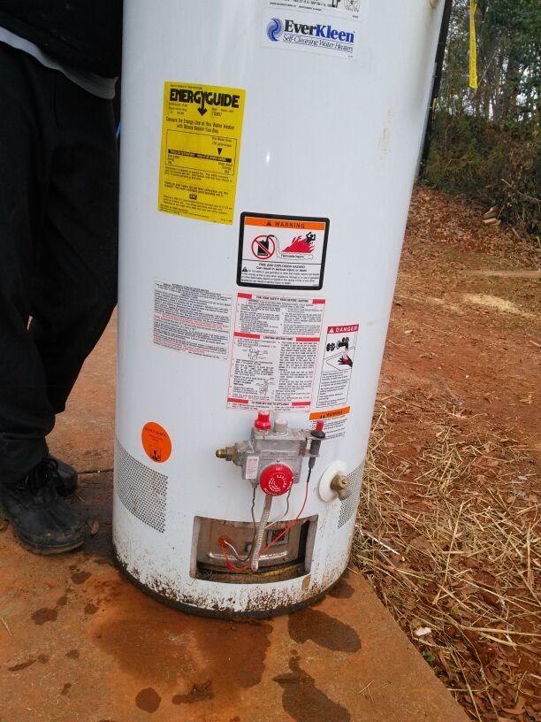 Rheem Guardian EverKleen hot water heater..... This is gas not electric for  Sale in Greenville, SC - OfferUp
