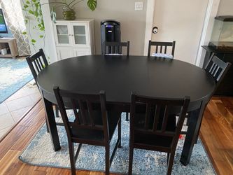 Dining table & chairs