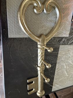 23 X 8. 1/2 Inch Key Holder