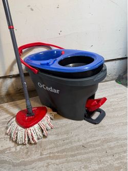 Cleaning mop and bucket