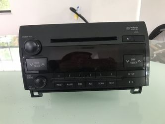 Toyota tundra stereo receiver very good condition.