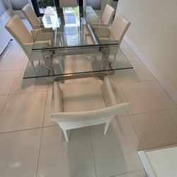Modani Dining Room Table And Chairs 