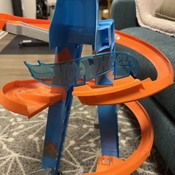 Hot Wheels Race Track 