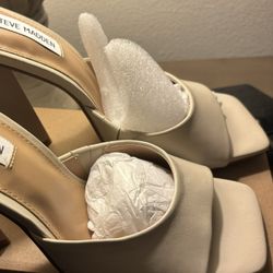 Steve Madden Beige Heels