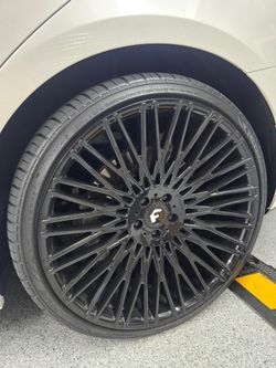 Forgiato Tecnica S3 – 22” Staggered Wheels & Tires