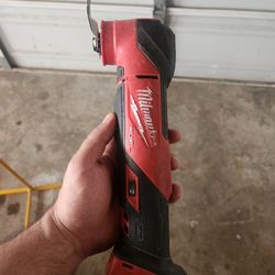 Milwaukee Fuel M18 Multi-tool Oscillating Tool