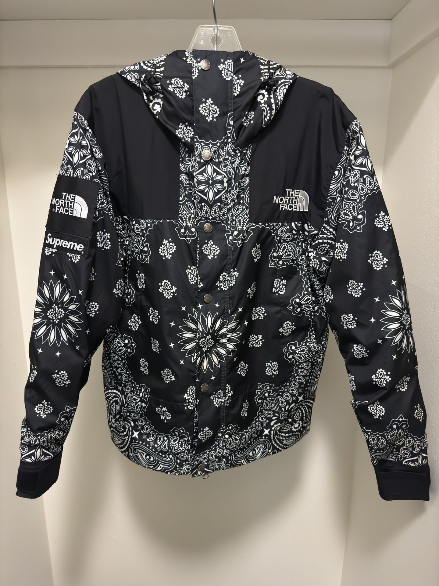 Supreme The North face Bandana Mountain Jacket in Sz Small
