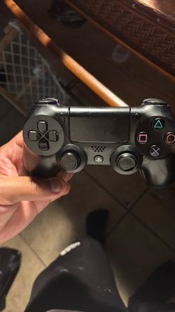 PS4 controller