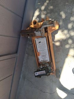 Heavy duty floor jack +misc items