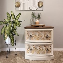 Gilded Fan Accent Chest 