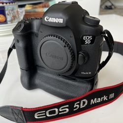 Canon EOS 5D Mark III and Grip