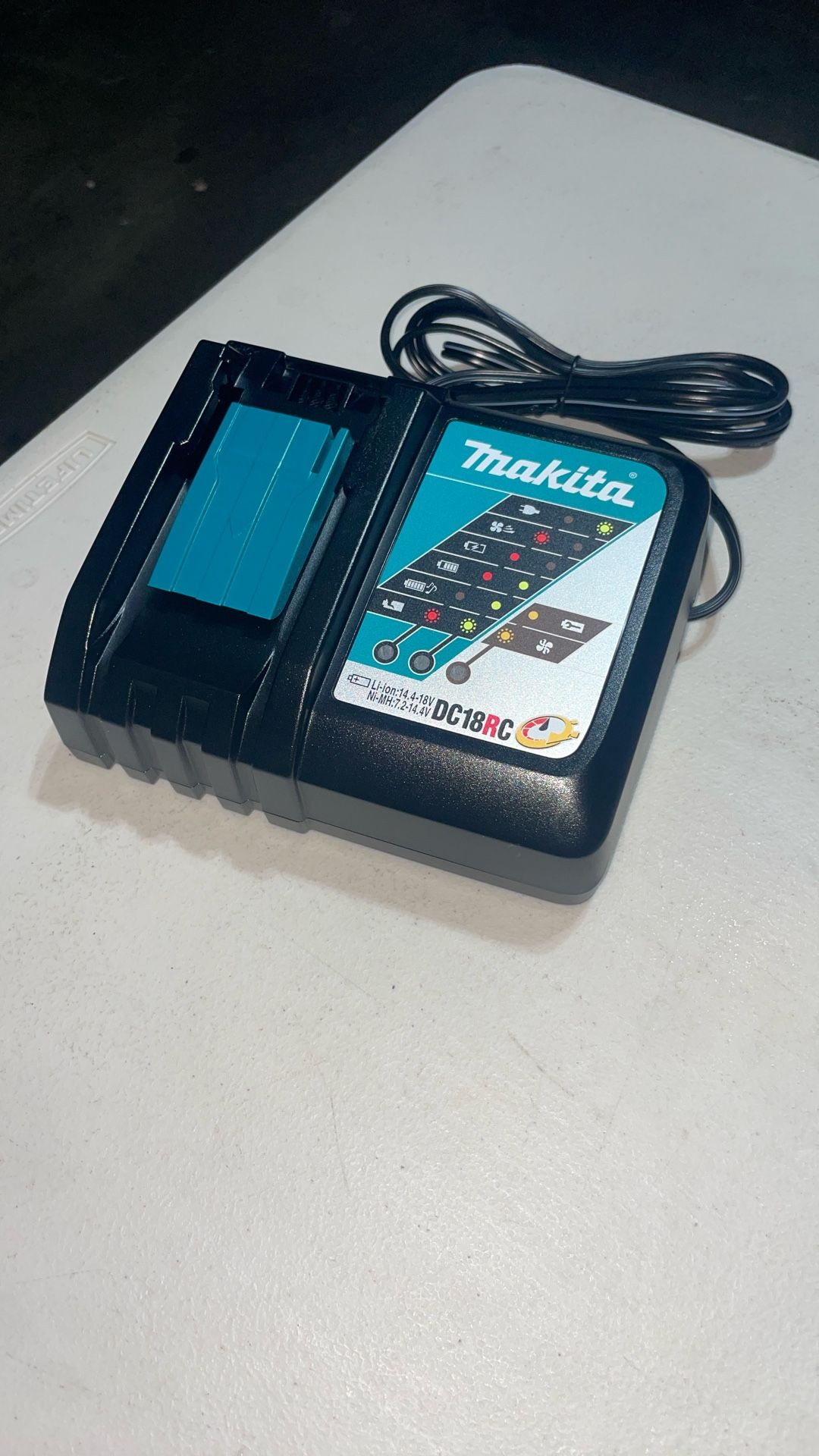 New Makita Fast Charger 18v (DC18RC) - Pick Up Only
