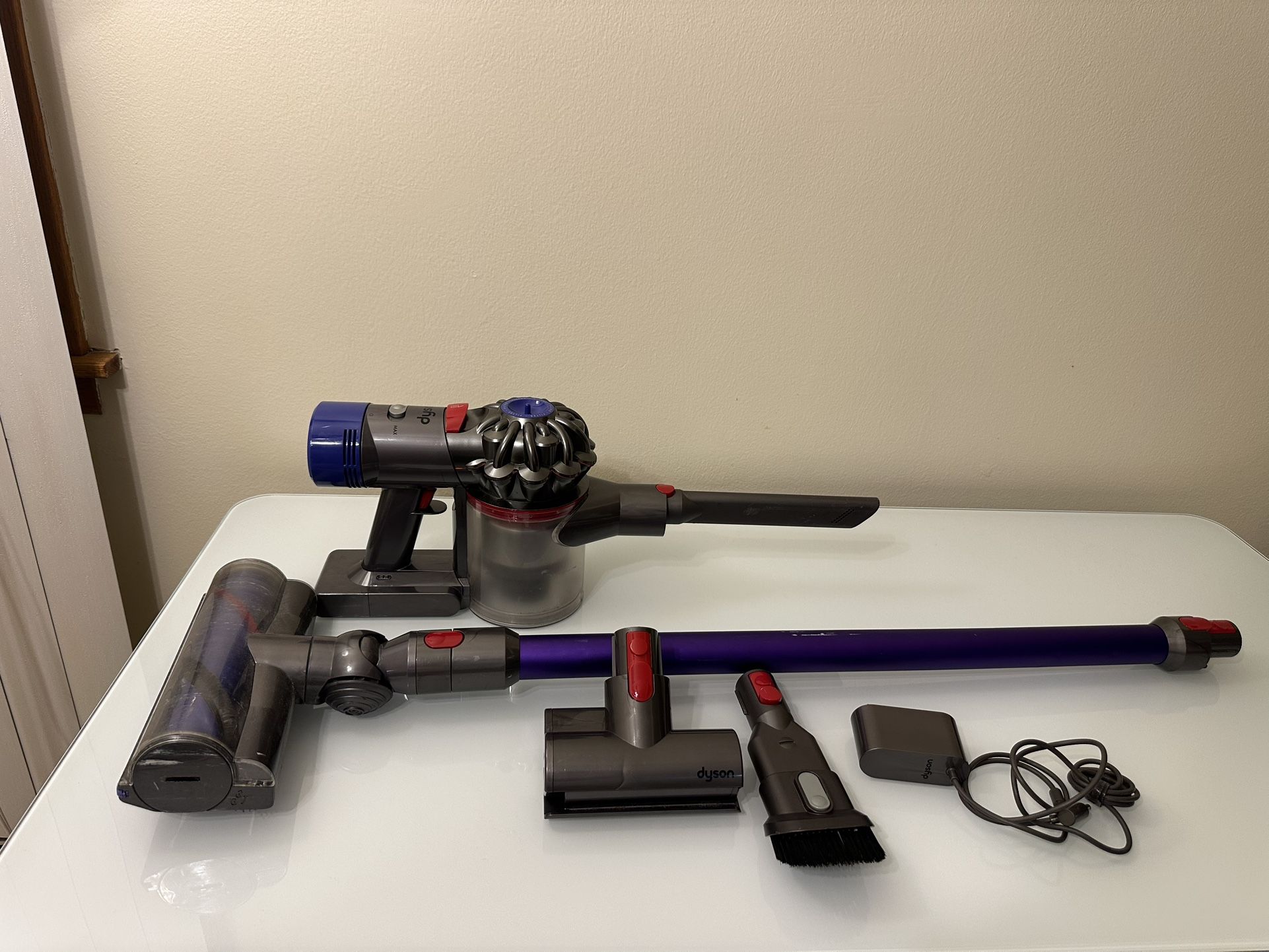 Dyson V8 Vacuum