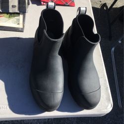 Ugg Water Boots Like New Size 8 Men 