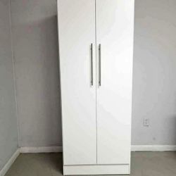 Ąrmoire **** Ąrmario 