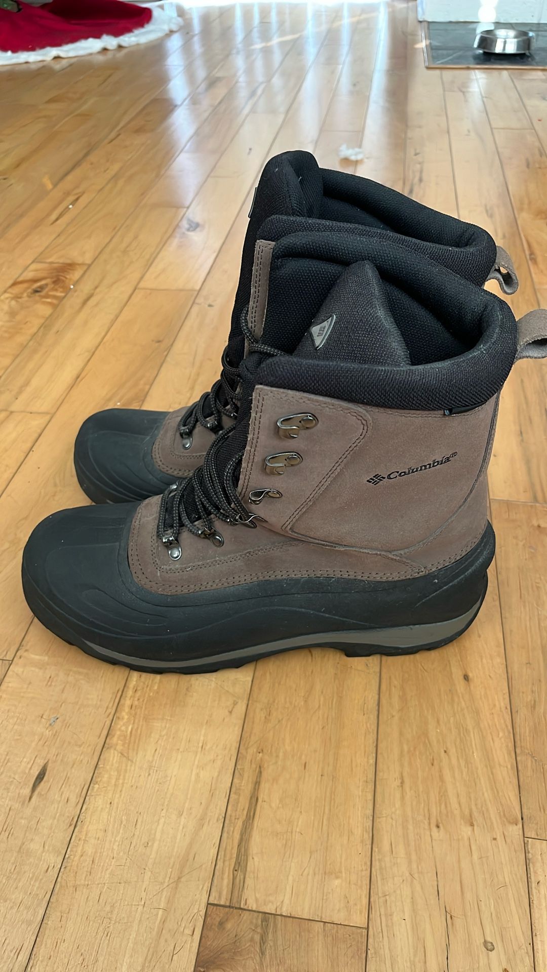 Columbia boots 14