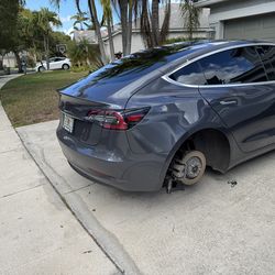 1 Used Tire 🛞 Semi New 🆕 235/45R18” Dunlop 🧨🧨🧨