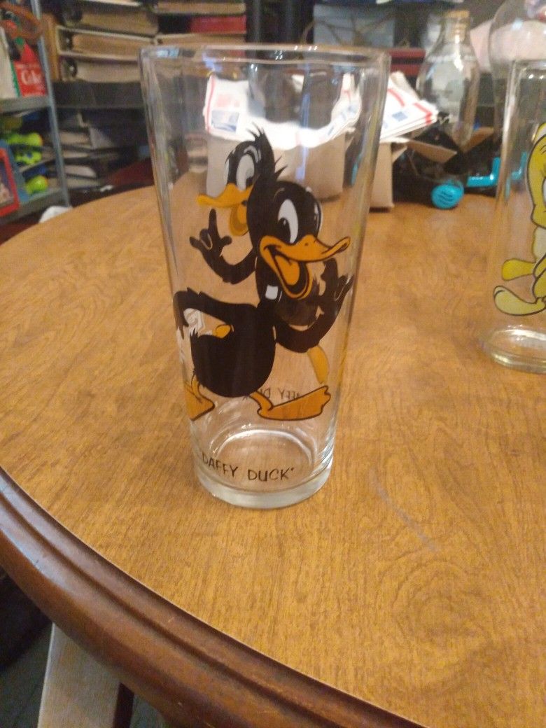 Looney Tunes Glass