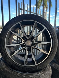🚨MERCEDES-BENZ SET OF WHEEL RIMS