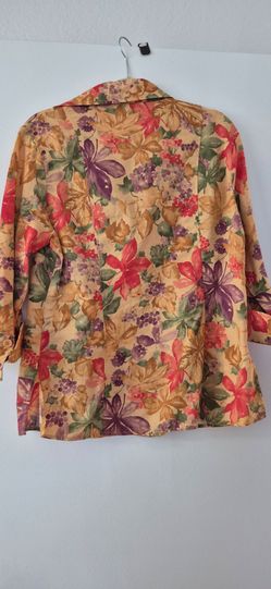 Harve Bernard Linen shirt.  Size Large