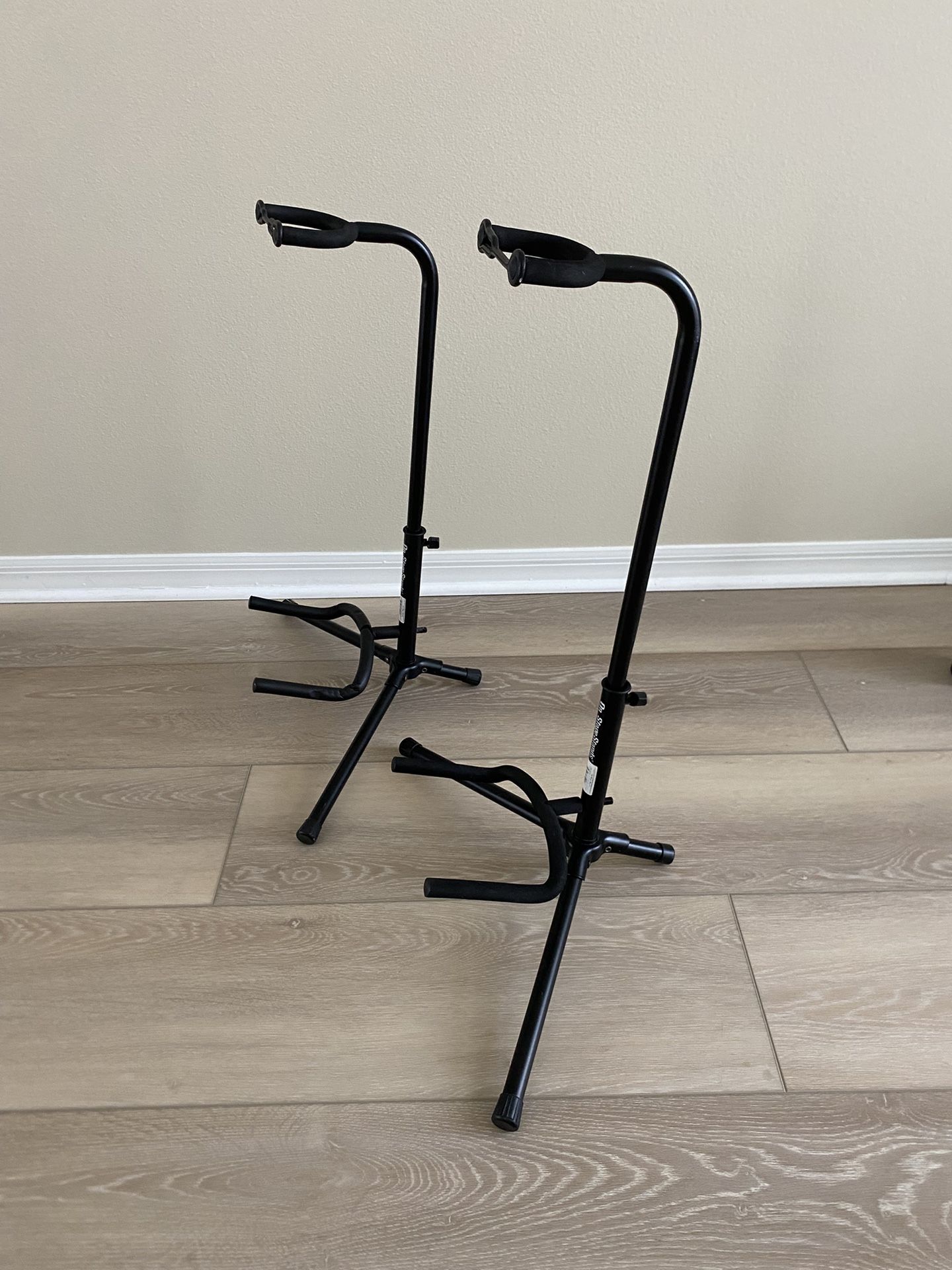 On-Stage Stands XCG-4 Classic Guitar Stands
