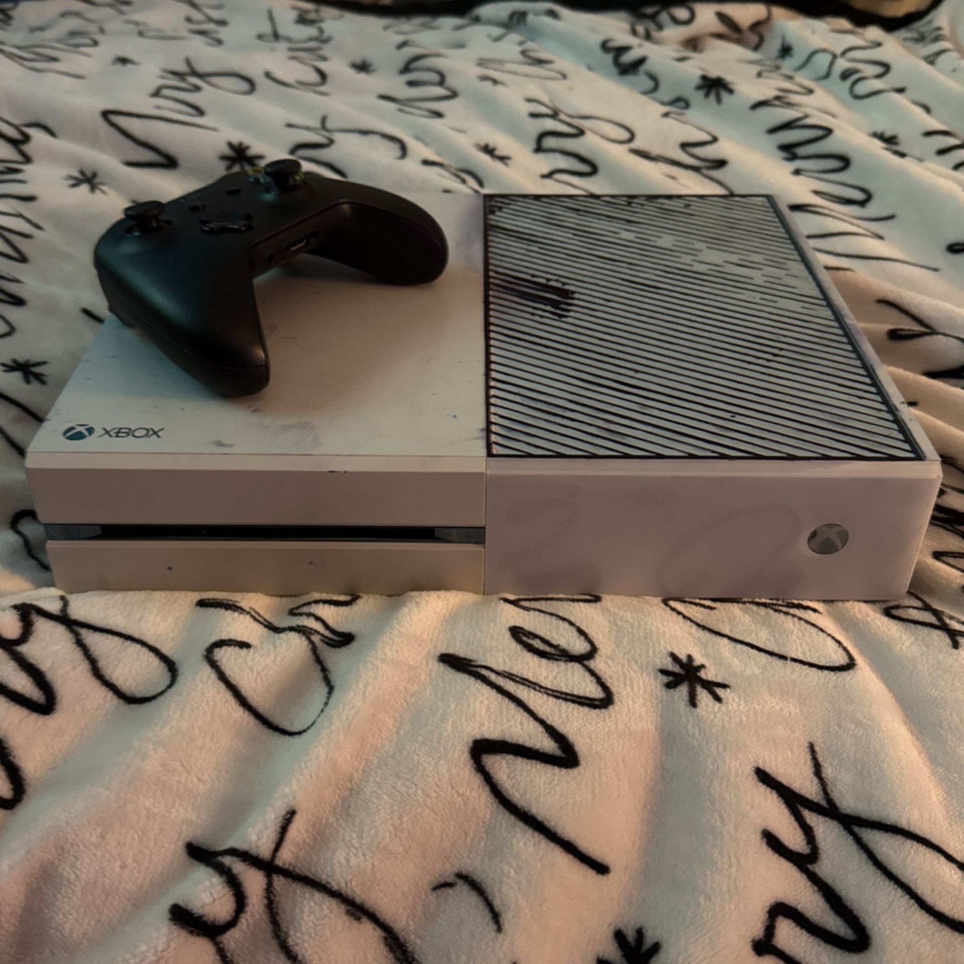 Xbox One Works Great Got All The Cables To It And The Controller