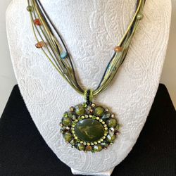Beaded Pendant Necklace In Green 