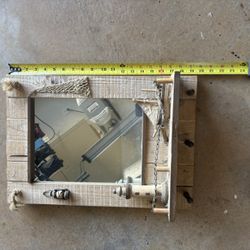 Key Holder Light House And Wood Flag 