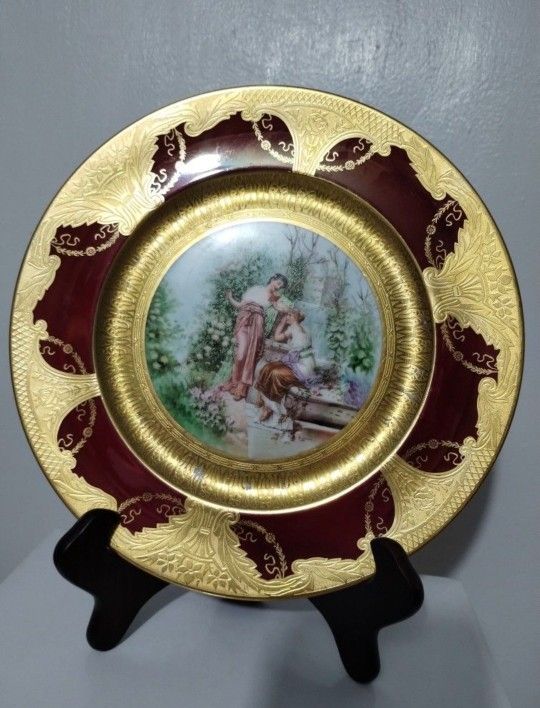 MID CENTURY COLLECTIBLE  ROYAL CHINA PORCELAIN PLATE 11"