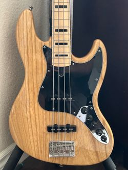 Sire Marcus Miller V7 Vintage Bass Guitar