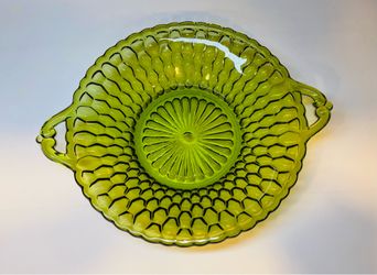 Vintage Indiana Glass avocado green honeycomb handled dish
