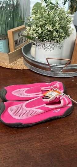 New water shoes size 13/1