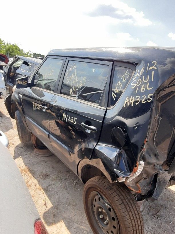 Part Out 2011 Kia Soul Parts Only